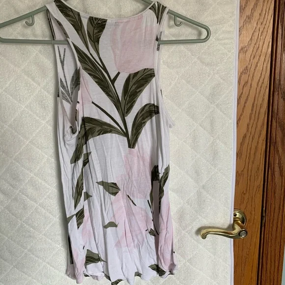 Dynamite Tank Top - Picture 2 of 3